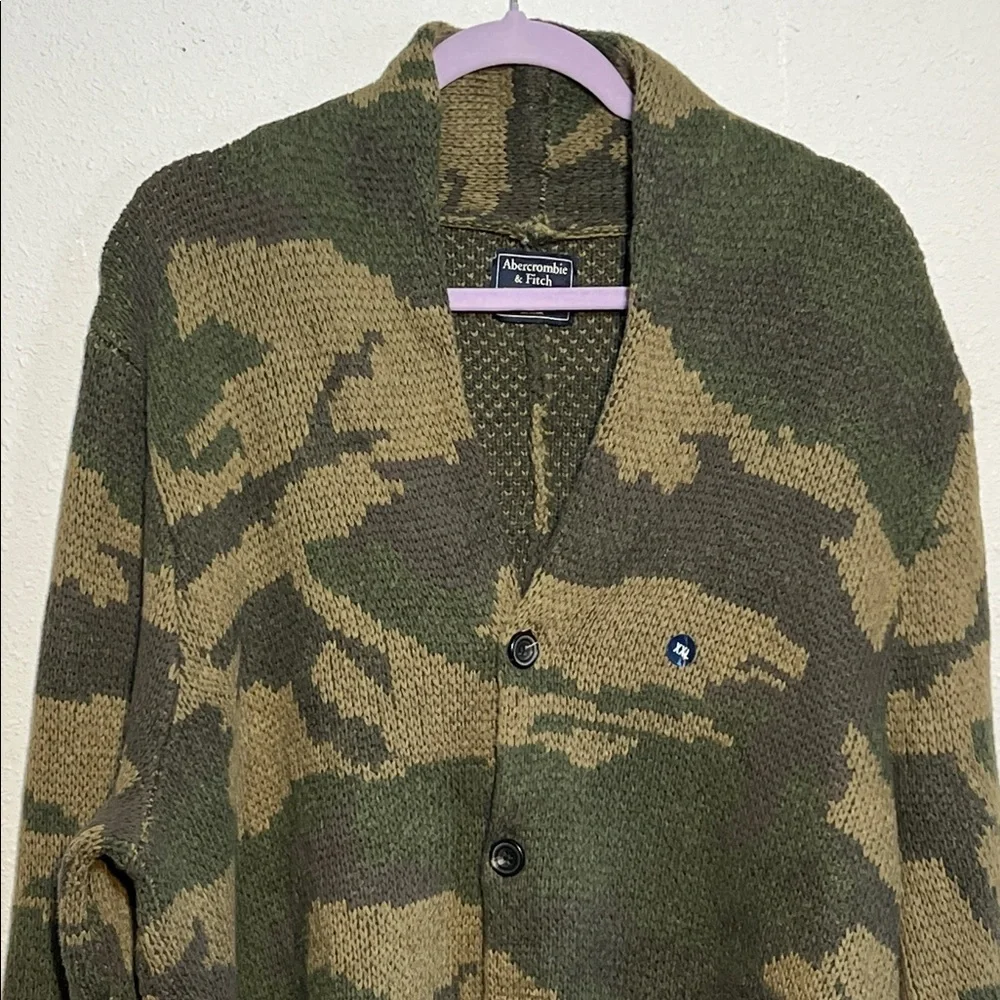 Abercrombie & Fitch Men's Shawl Cardigan in Olive Camo Size XXL - Picture 6 of 14
